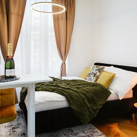 Apartment Luxury Musicians In By Metro Vysehrad
